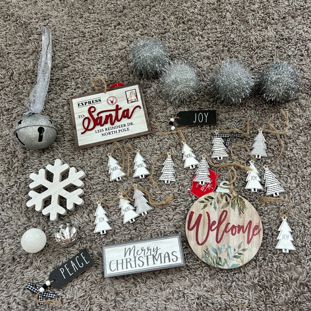 Christmas Decor Bundle‎ 25pc Farmhouse Rustic Ornaments Santa Sign Snowflake Joy